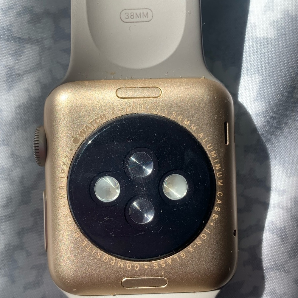 APPLE WATCH & CHARGER (SERIES 1) 🤍